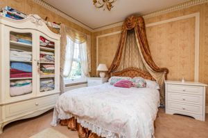 Bedroom- click for photo gallery